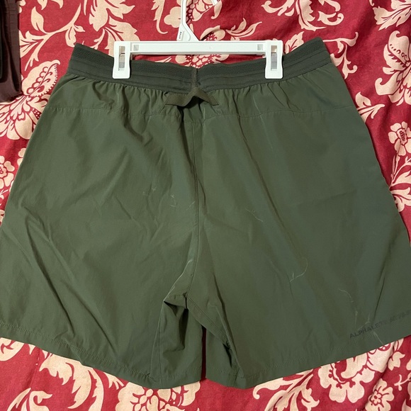 Alphalete Athletics Studio Short 6” inch Inseam - Picture 1 of 3